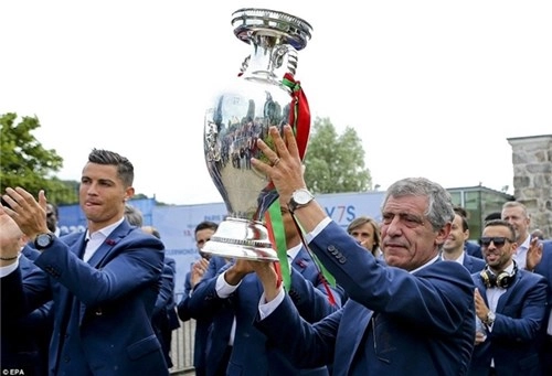 Bồ đào nha hoành tráng đón người hùng chiến thắng euro 2016 trở về - 7