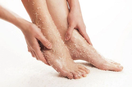 Cách chăm sóc đôi chân mịn màng trong mùa khô - 1