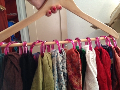 Cách sắp xếp quần áo trong tủ cho nàng nghiện mua sắm - 3