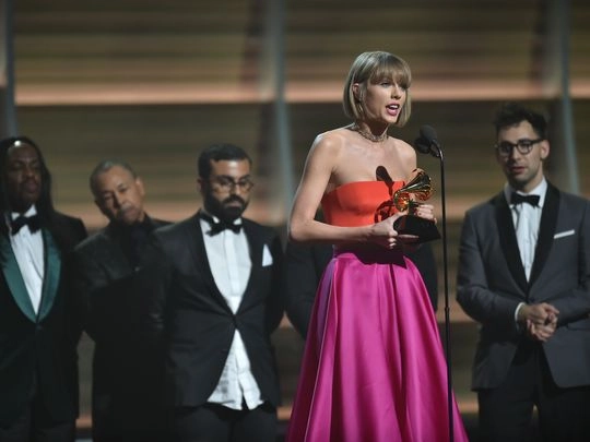 Grammy 2016 taylor swift lần 2 đoạt giải album của năm - 1