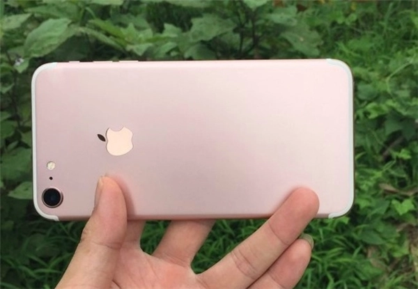 Iphone 7 vàng hồng dành cho các cô nàng sành điệu đã lộ diện - 3