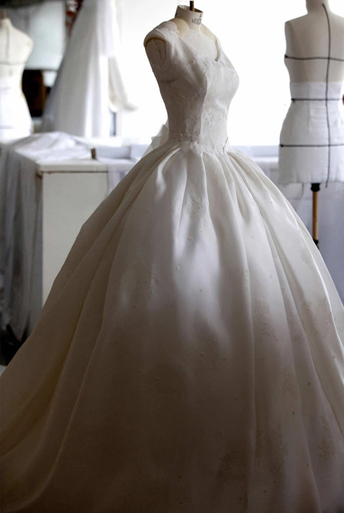 Sốc vì váy cưới của angela baby có giá hơn 900 tỷ đồng - 7