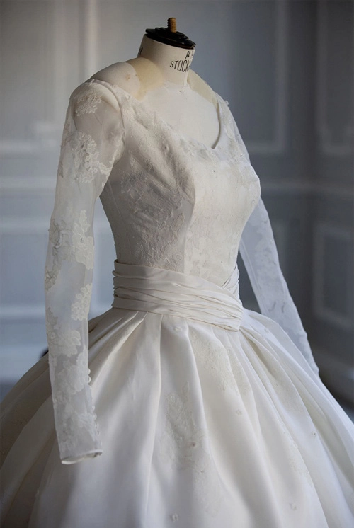 Sốc vì váy cưới của angela baby có giá hơn 900 tỷ đồng - 10