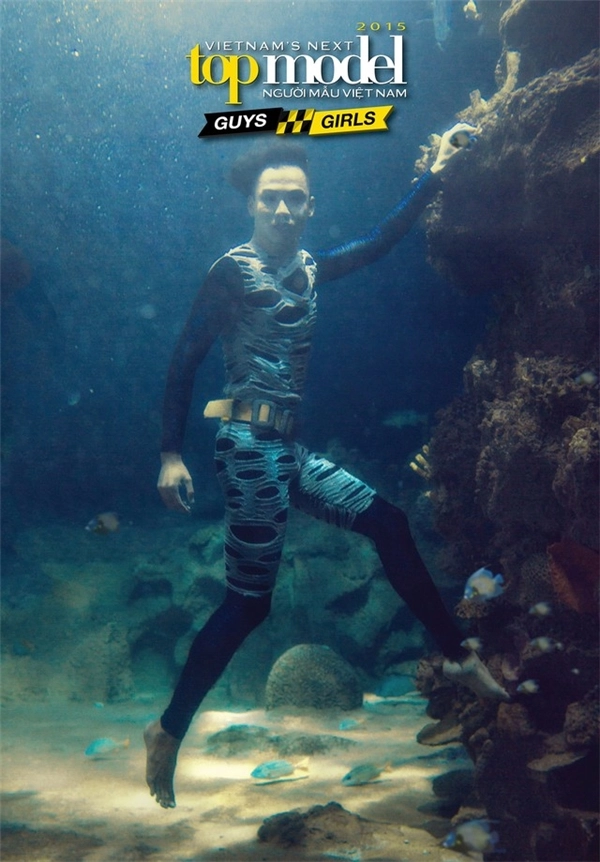 Thí sinh next top model hoảng loạn tinh thần khi chụp ảnh dưới nước - 13