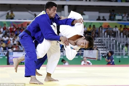 Tuyển thủ judo người anh ôm mặt khóc sau thất bại trong rio 2016 - 4