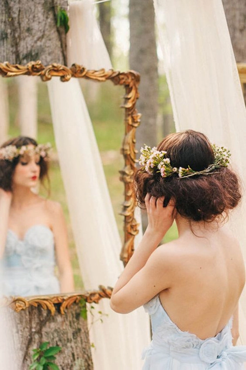 20 mẫu tóc cưới lãng mạn bắt nguồn xúc cảm từ hoa - 3