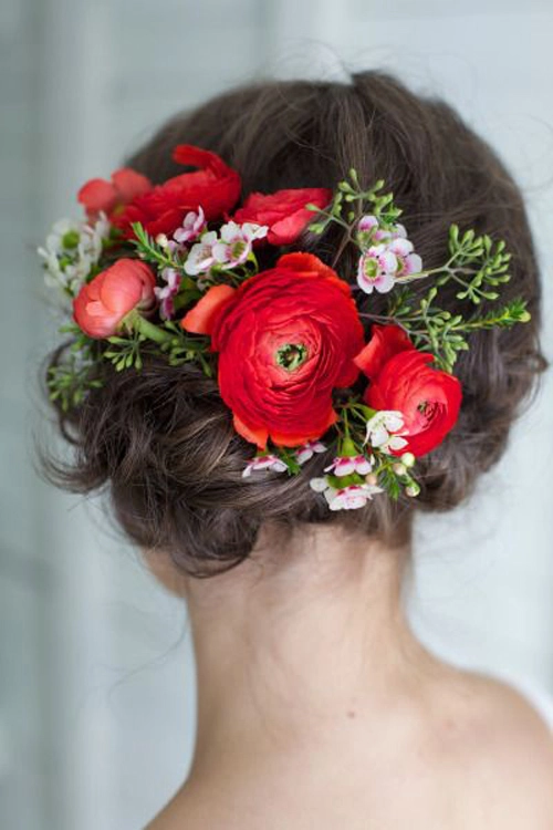 20 mẫu tóc cưới lãng mạn bắt nguồn xúc cảm từ hoa - 10