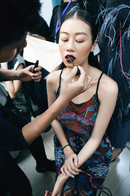 4 xu hướng làm đẹp đáng chú ý từ vietnam designer fashion week - 1