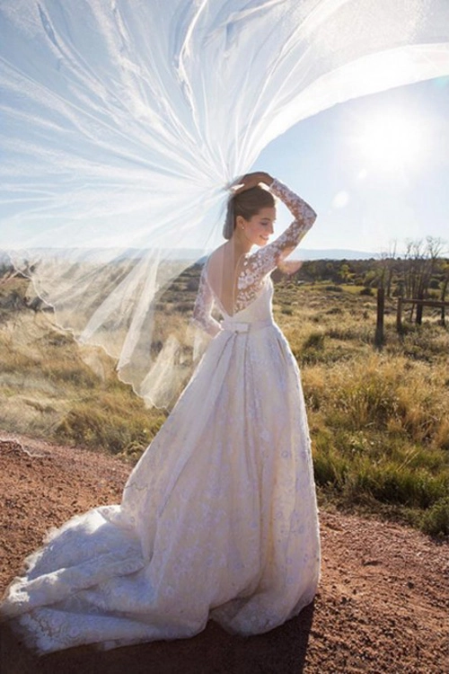 7 bộ váy cưới đẹp như ngôn tình của sao năm 2015 - 9