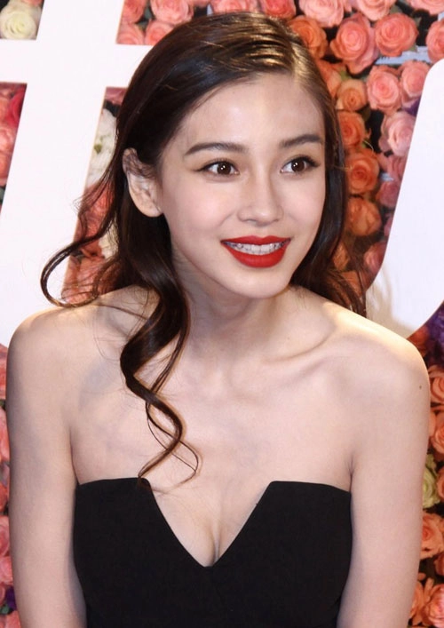 Angelababy quyến rũ với son đỏ và vai trần - 6