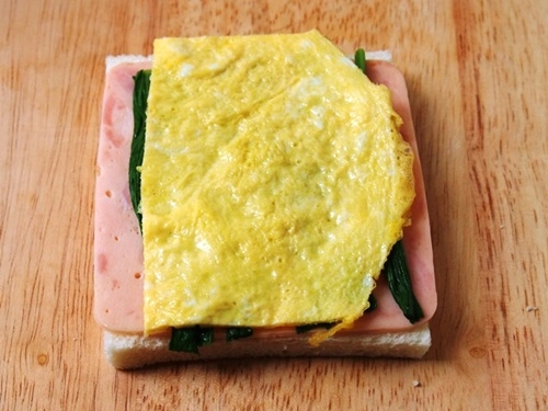 Bánh mì sandwich cuộn trứng nhanh gọn - 7