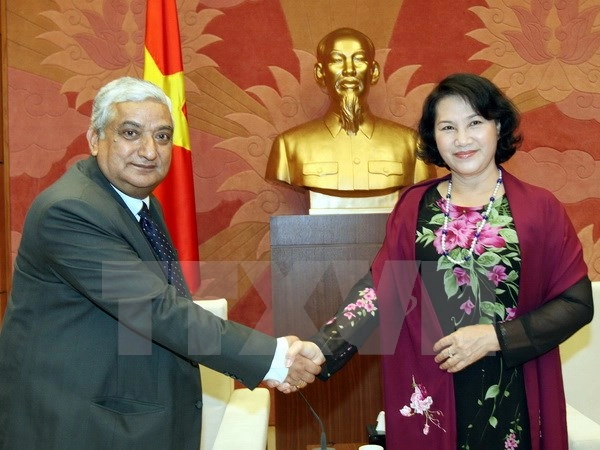 Bst áo dài đẹp mắt của chủ tịch qh nguyễn thị kim ngân - 6