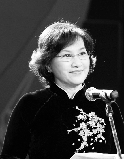 Bst áo dài đẹp mắt của chủ tịch qh nguyễn thị kim ngân - 16