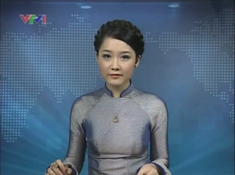Btv thu hà bật mí về tà áo dài trên sóng truyền hình quốc gia - 4