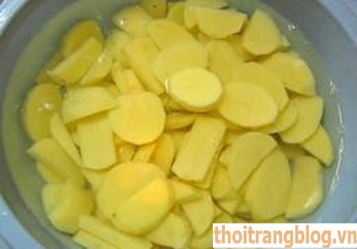 Cách làm mứt khoai tây ngon giòn cho ngày tết - 3