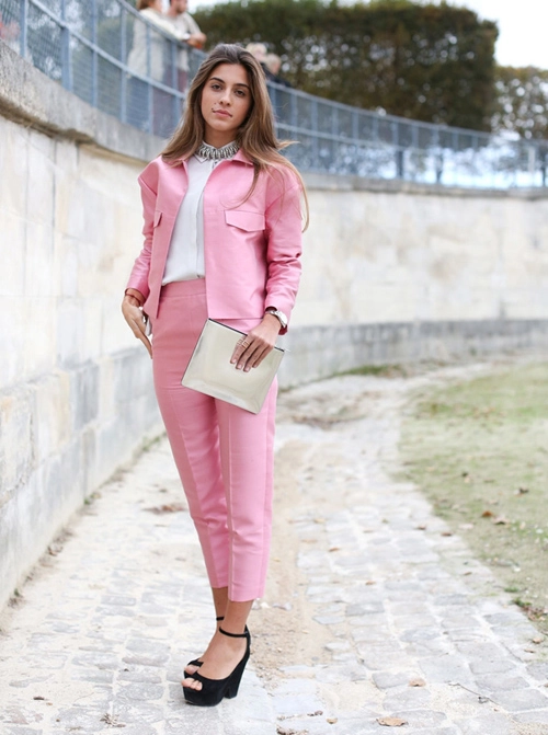Cách mặc màu hồng đẹp mà không sến cho nữ công sở - 9