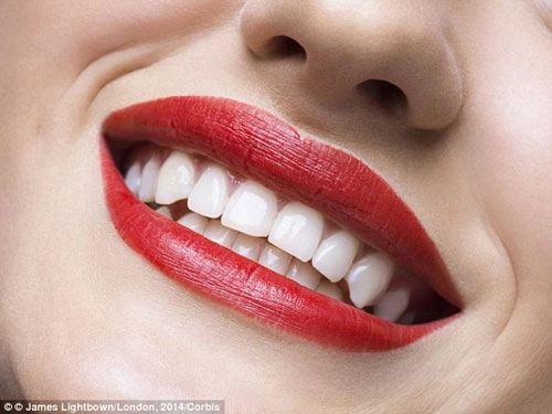 Chuyên gia mách bạn 10 cách làm trắng răng nhanh rẻ - 1