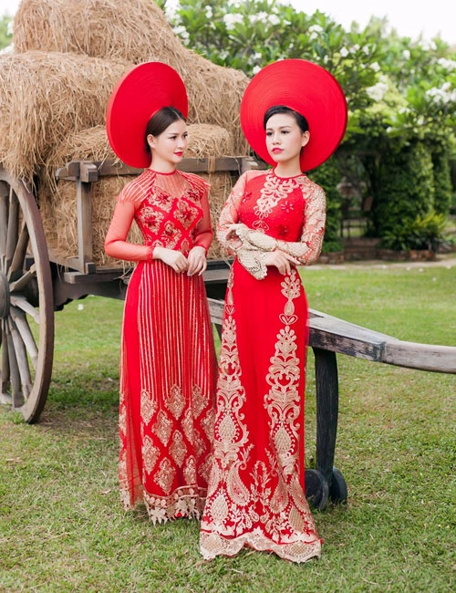Cô dâu mùa hè tuyệt xinh với áo dài cưới màu đỏ - 4
