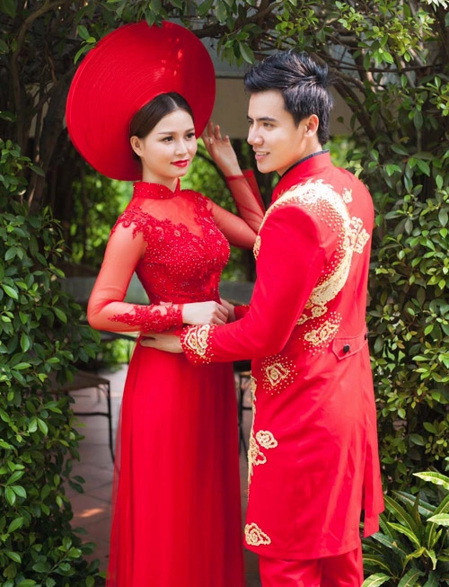 Cô dâu mùa hè tuyệt xinh với áo dài cưới màu đỏ - 12