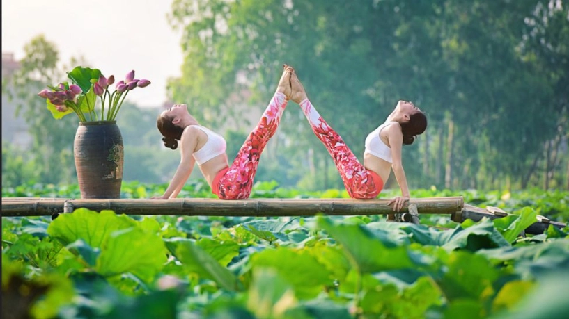 Đôi bạn thân 36 tuổi hà nội khoe thân hình tuyệt đẹp nhờ yoga - 4