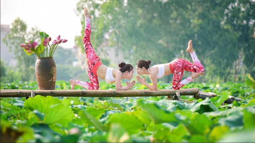 Đôi bạn thân 36 tuổi hà nội khoe thân hình tuyệt đẹp nhờ yoga - 5