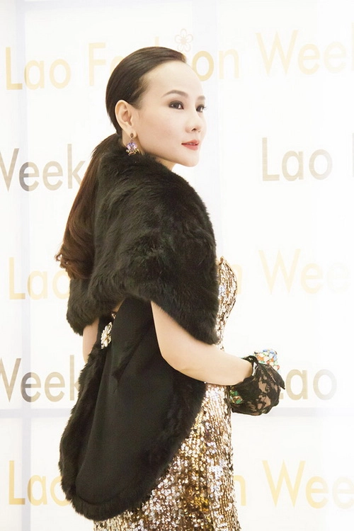 Dương yến ngọc làm vedette tại tuần lễ thời trang lào - 7