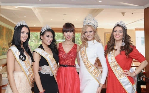 Hà anh gợi cảm đón dàn miss global tới việt nam - 5