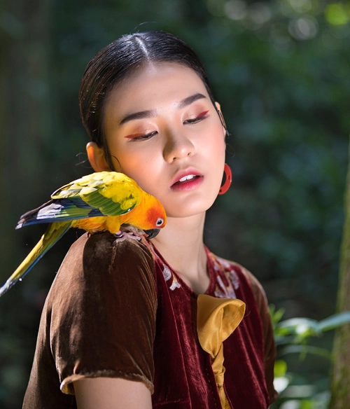 Hồn việt đậm đà trong những tà áo dài gấm - 4