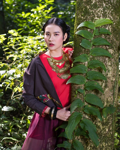 Hồn việt đậm đà trong những tà áo dài gấm - 7