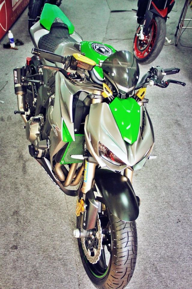 Kawasaki z1000 siêu chất với nhiều phụ tùng đồ chơi hàng hiệu tại việt nam - 5