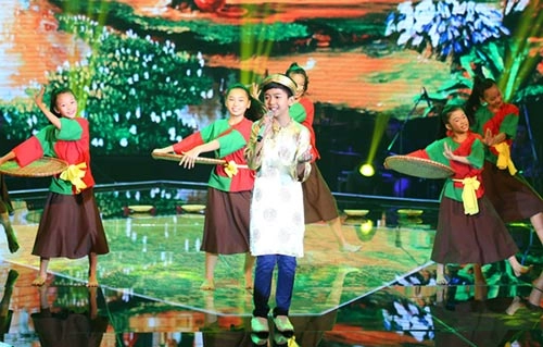 Liveshow 4 ghvn hồ hoài anh đích thân đệm bè cho huyền trân - 3