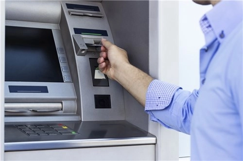 Mách bạn những cách xử lí khi atm bị trục trặc - 1