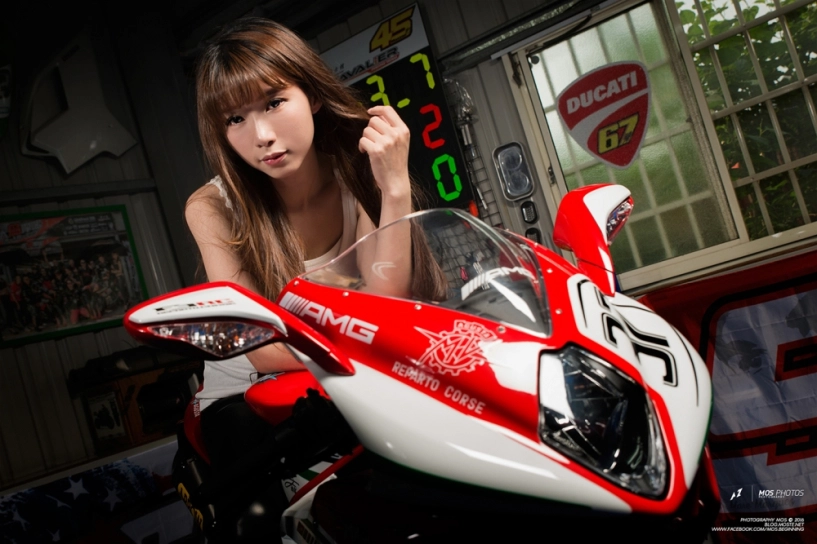 Mv agusta f3 rc mượt từng chi tiết bên chân dài japan - 2