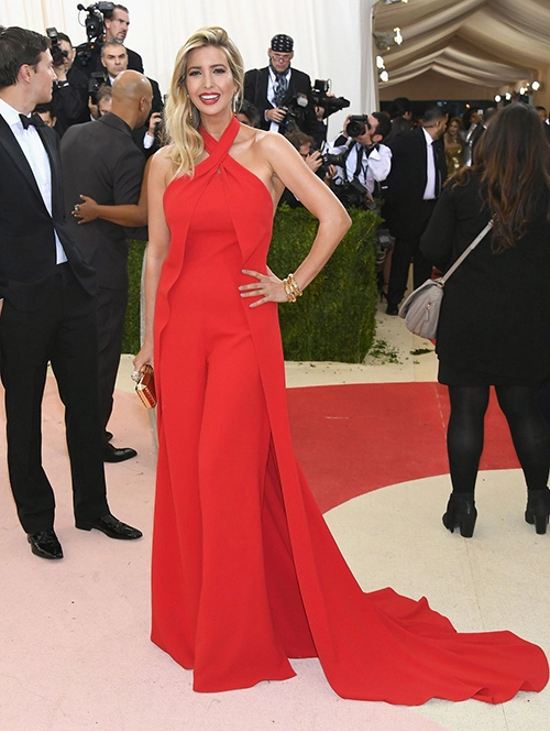Mỹ nhân thế giới dập dìu váy áo trên thảm đỏ met gala - 17