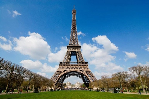 Ngạc nhiên với ngôi nhà nhỏ trên đỉnh tháp eiffel - 1