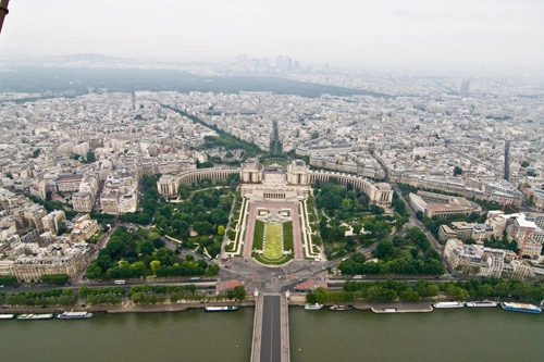 Ngạc nhiên với ngôi nhà nhỏ trên đỉnh tháp eiffel - 3