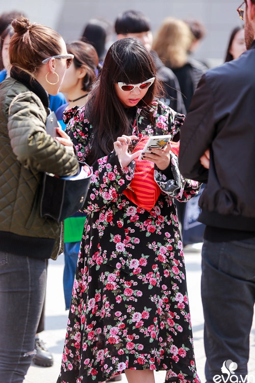 Ngắm street style của những thiên thần nhỏ tại seoul fw - 4