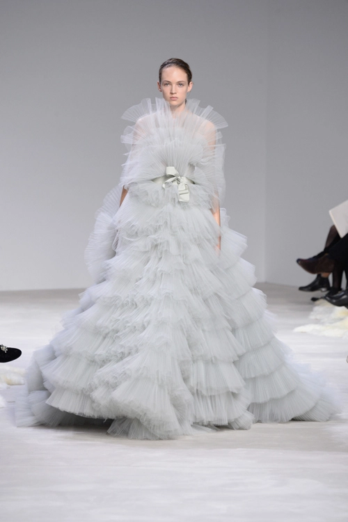 Những kiệt tác váy cưới khó bỏ qua của tuần lễ cao cấp paris - 11