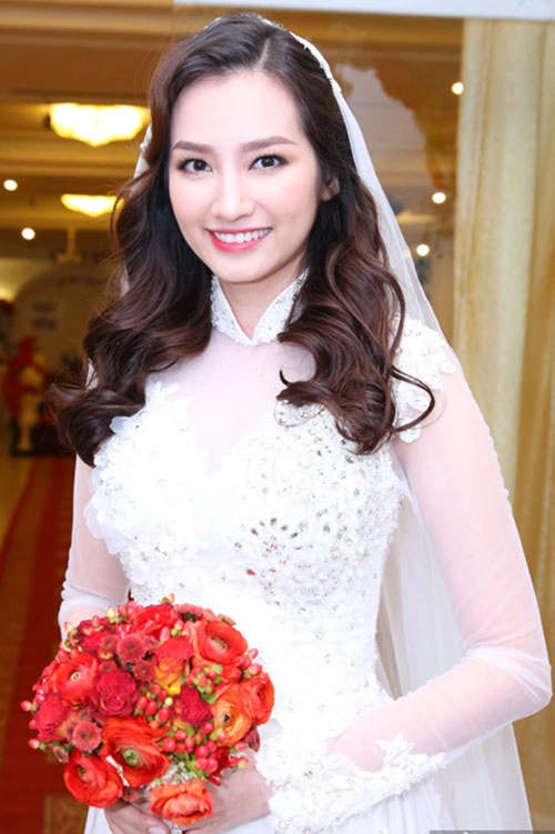 Những kiểu tóc cô dâu đẹp nhất của sao việt cưới năm 2015 - 15