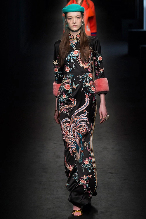 Những quý cô gucci đẹp nghẹt thở khai màn milan fw - 15