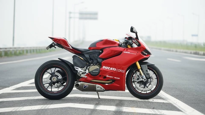 Những thử thách khi cầm lái ducati 1199 panigale - 1