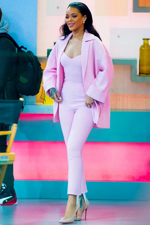 Rihanna đột nhiên phát cuồng với màu hồng - 11