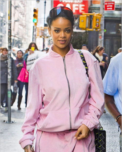 Rihanna đột nhiên phát cuồng với màu hồng - 14