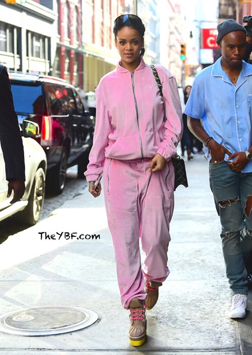 Rihanna đột nhiên phát cuồng với màu hồng - 15