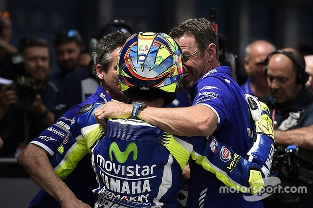 Rossi đã có chiến thắng đầu tiên trong mùa giải motogp 2016 - 5