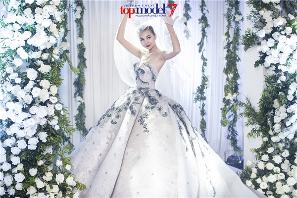 Thí sinh next top model đọ sắc với thanh hằng khi làm cô dâu - 3