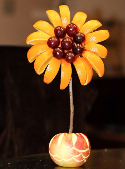 Tỉa hoa hướng dương từ hoa quả cho bé - 8