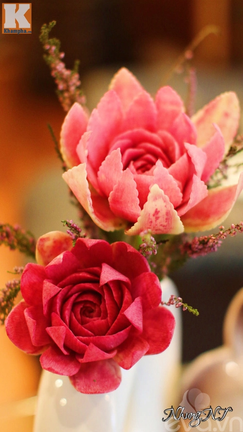 Tỉa hoa từ củ cải đỏ siêu đẹp trang trí bàn ăn - 13