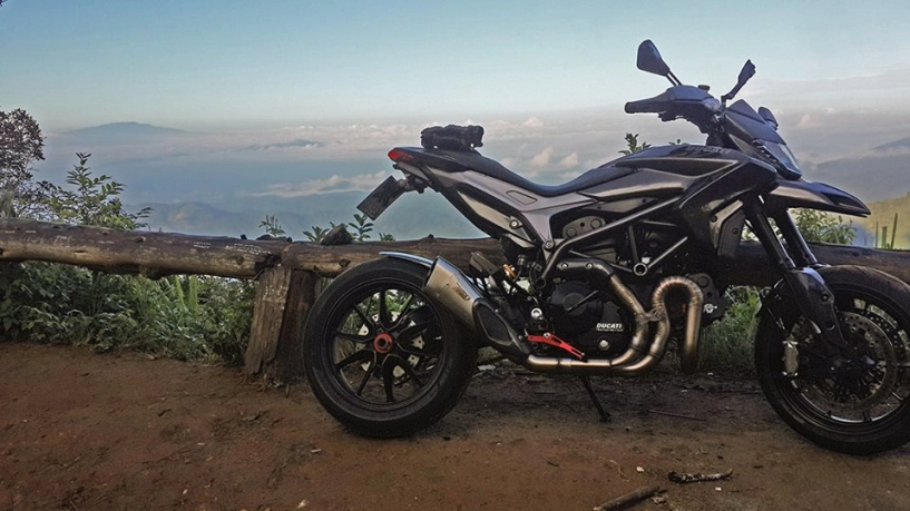 Vẻ đẹp hút hồn của ducati hypermotard độ full carbon tại thái lan - 6