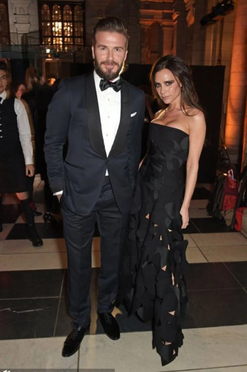 Victoria beckham gợi cảm bên chồng ở sự kiện - 2